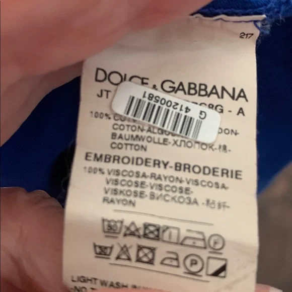 D & G Blue Tee NWOT fit like Med size